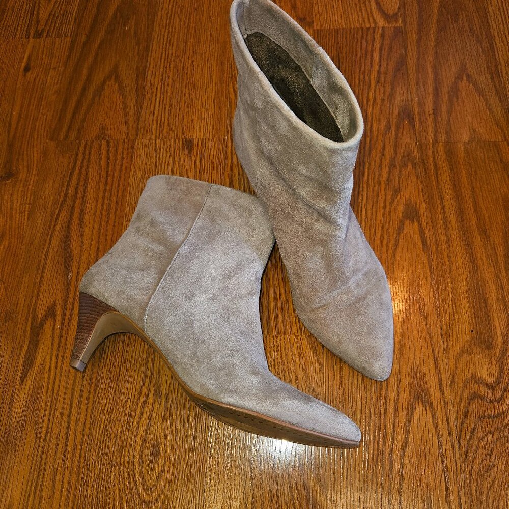 Dolce Vita Dee Truffle Suede Kitten Heel Bootie - Chic & Comfortable Size 6.5